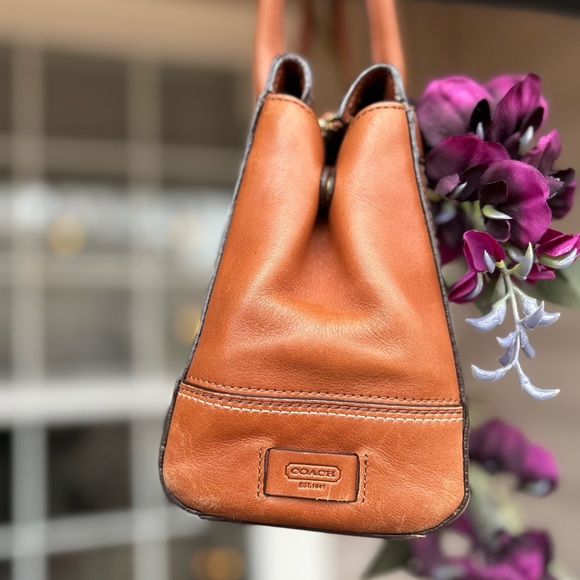 Y2K Coach Hamptons Turnlock Satchel | 11047 | RARE Coach Keychain |Like New - Picture 13 of 15